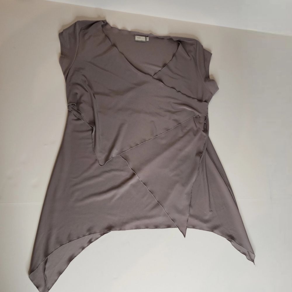 Sympli The Best Cap Sleeve Angled Asymmetrical Hem Grey Taupe Tunic Top Size 10